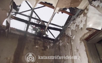 Tűz a fűrészüzemben