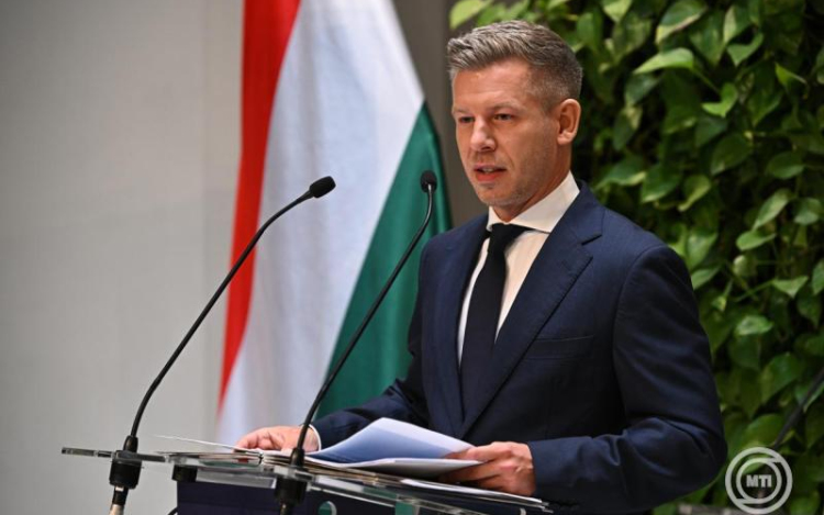 Magyar Péter: szeptember elején állhat fel a vagyonvisszaszerzési hivatal