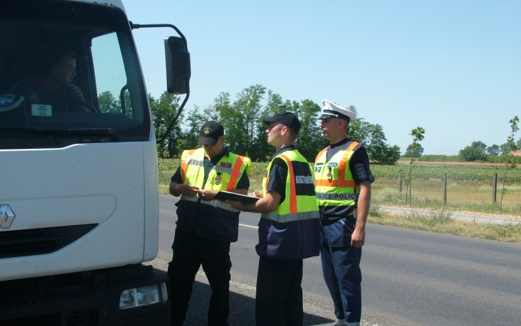 Veszélyes árut szállító járműveket ellenőriztek Somogyban