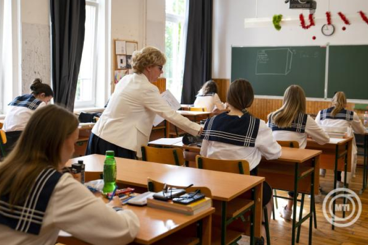 Már 2025/2026-os tanévben sem alkalmaznák a pedagógusok teljesítményértékelési rendszerét