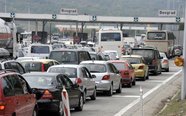 Torlódás a röszkei és a nagylaki átkelőnél